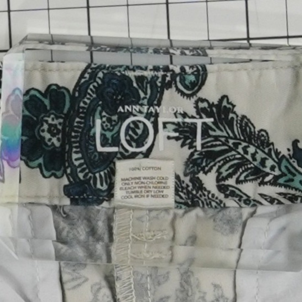 Ann Taylor LOFT Shorts Women's Size 6 Cream Blue Paisley Floral 100% Cotton - Picture 3 of 5